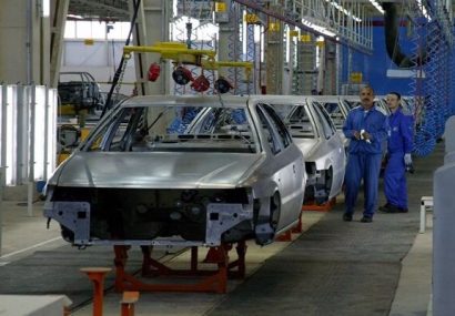 فروش خودرو توسط ایران خودرو ۱۲ درصد کاهش یافت