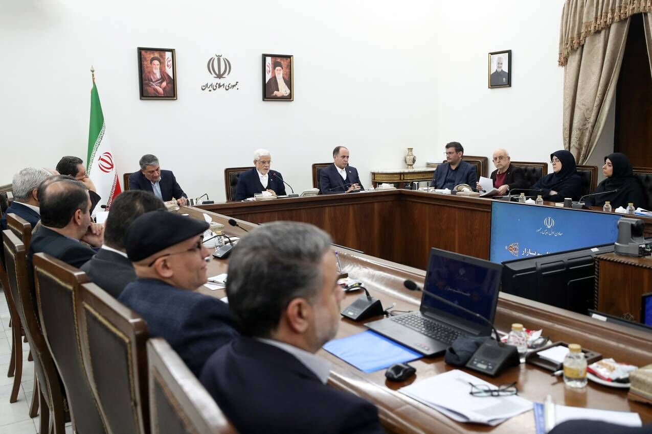 در جلسه تنظیم بازار بر تامین کالاهای اساسی مردم تاکید شد / هشدار به خودروسازان متخلف در جلسه تنظیم بازار بر تامین کالاهای اساسی مردم تاکید شد / هشدار به خودروسازان متخلف